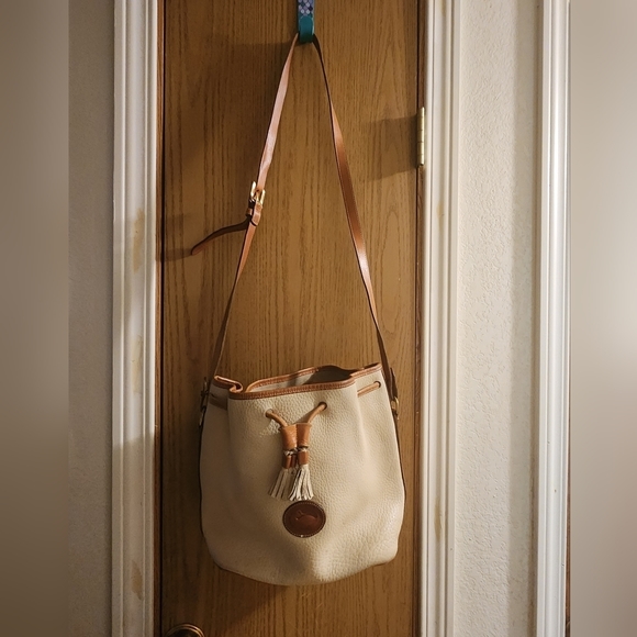 Dooney & Bourke Handbags - Vintage dooney & bourke guc see pics